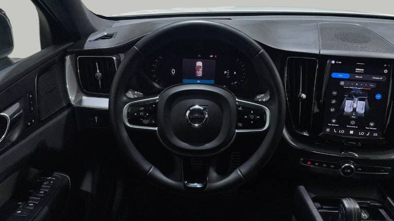 2022 Volvo XC60 R DESIGN thumbnail 8