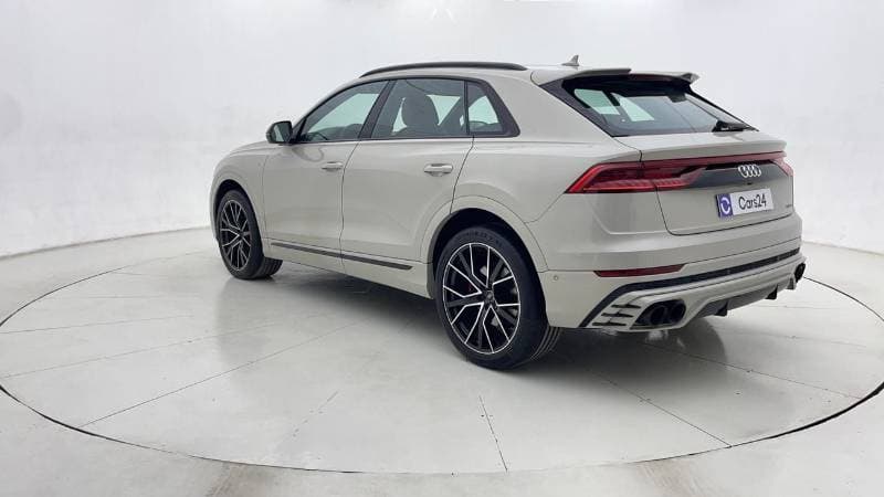 2023 Audi Q8 thumbnail 6