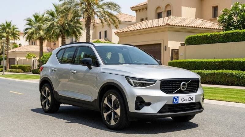 2024 Volvo XC40 ULTIMATE DARK