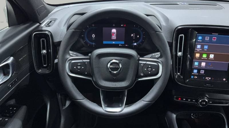 2024 Volvo XC40 ULTIMATE DARK thumbnail 8