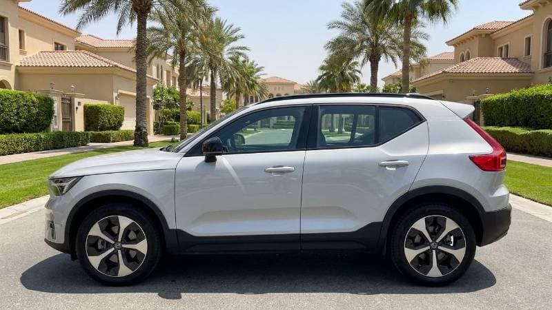 2024 Volvo XC40 ULTIMATE DARK thumbnail 5