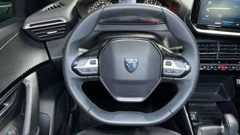 2025 Peugeot 2008 ACTIVE thumbnail 8