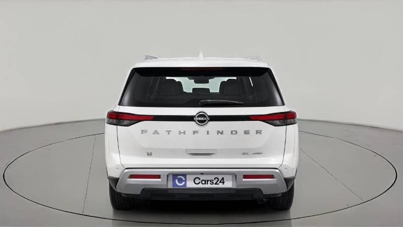 2024 Nissan Pathfinder SL thumbnail 4