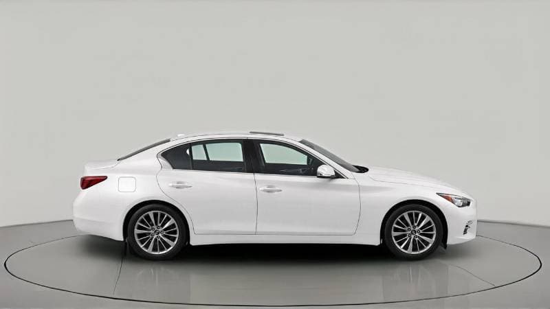 2024 Infiniti Q50 LUXE thumbnail 3