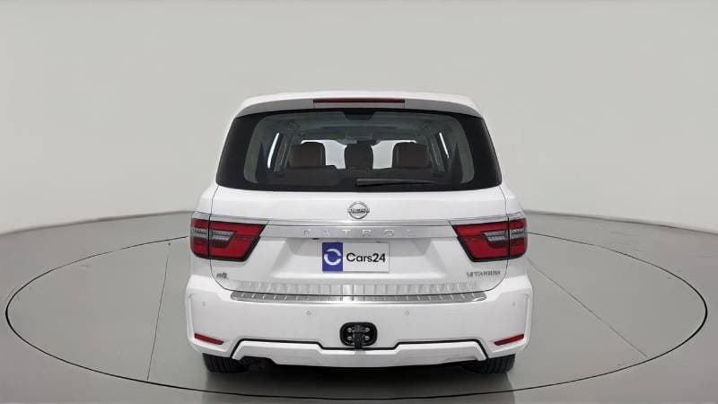 2024 Nissan Patrol SE TITANIUM thumbnail 4