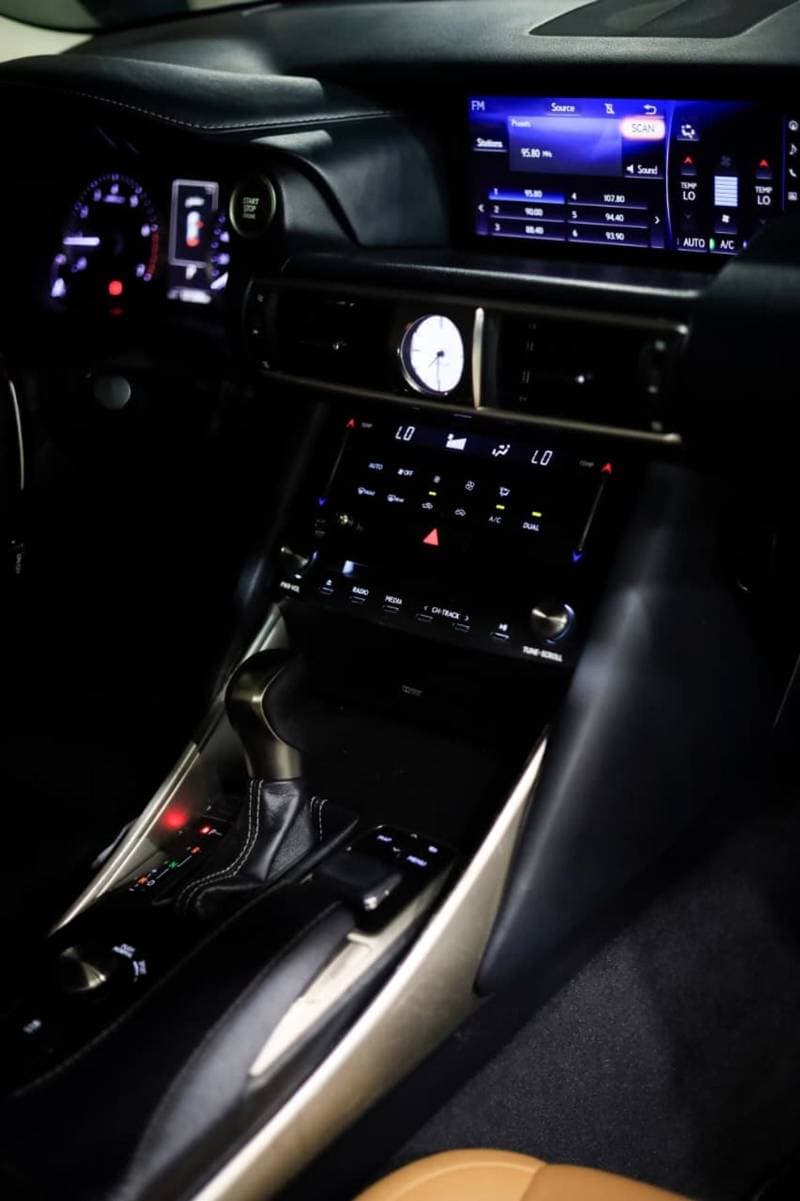 2018 Lexus IS300 PREMIER thumbnail 5