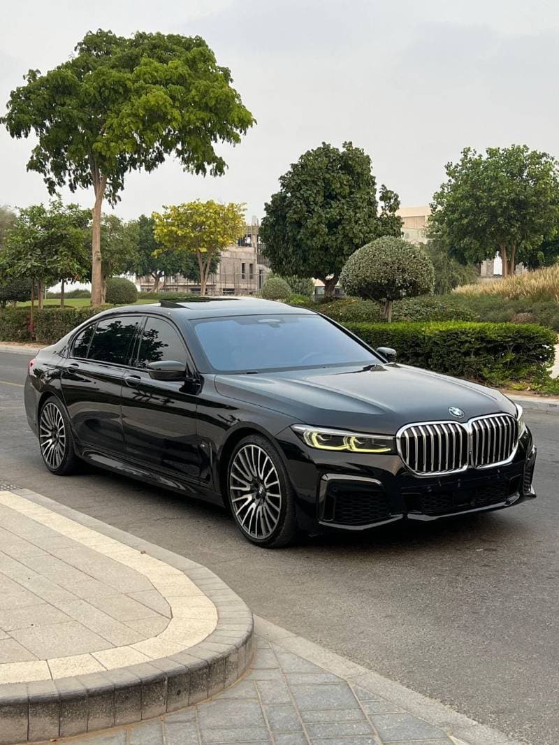 2020 BMW 740i thumbnail 3