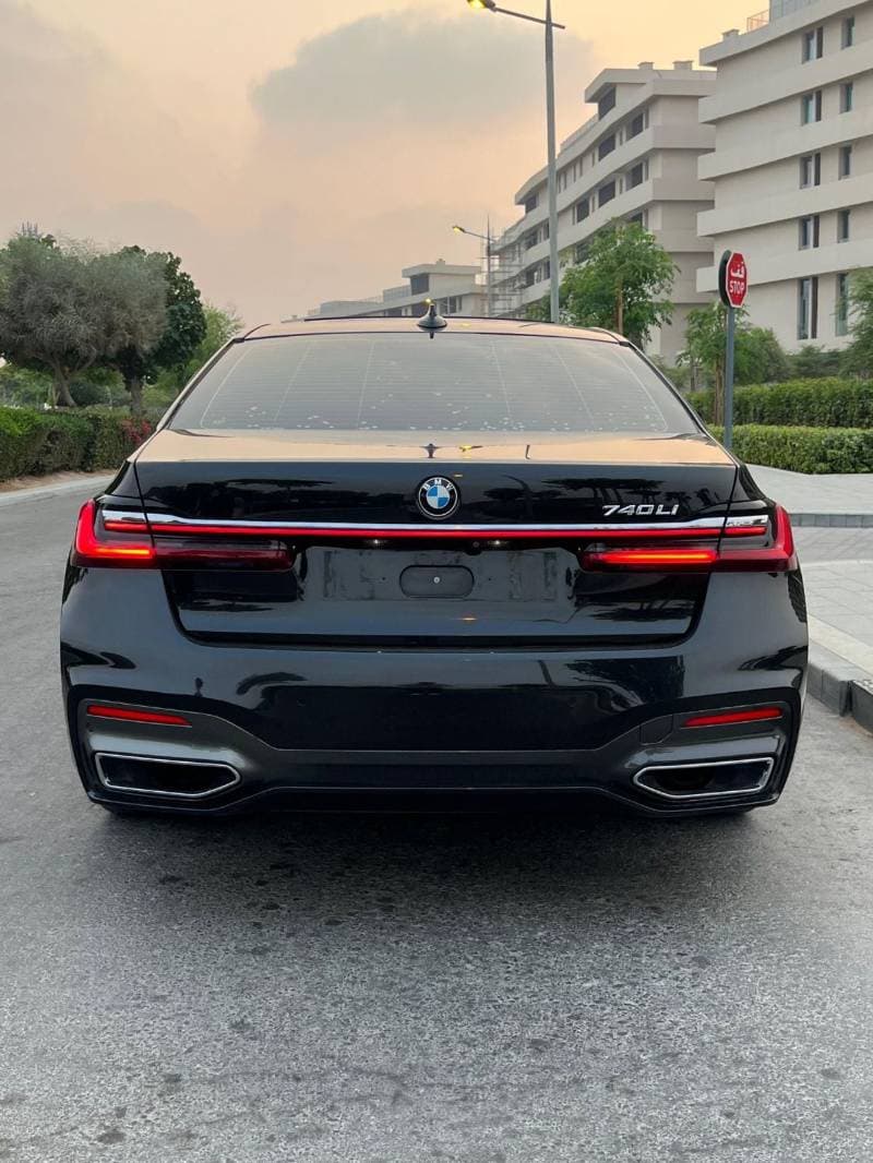 2020 BMW 740i thumbnail 5