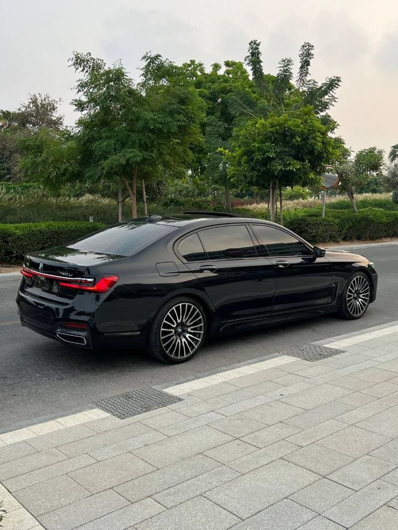 2020 BMW 740i thumbnail 6