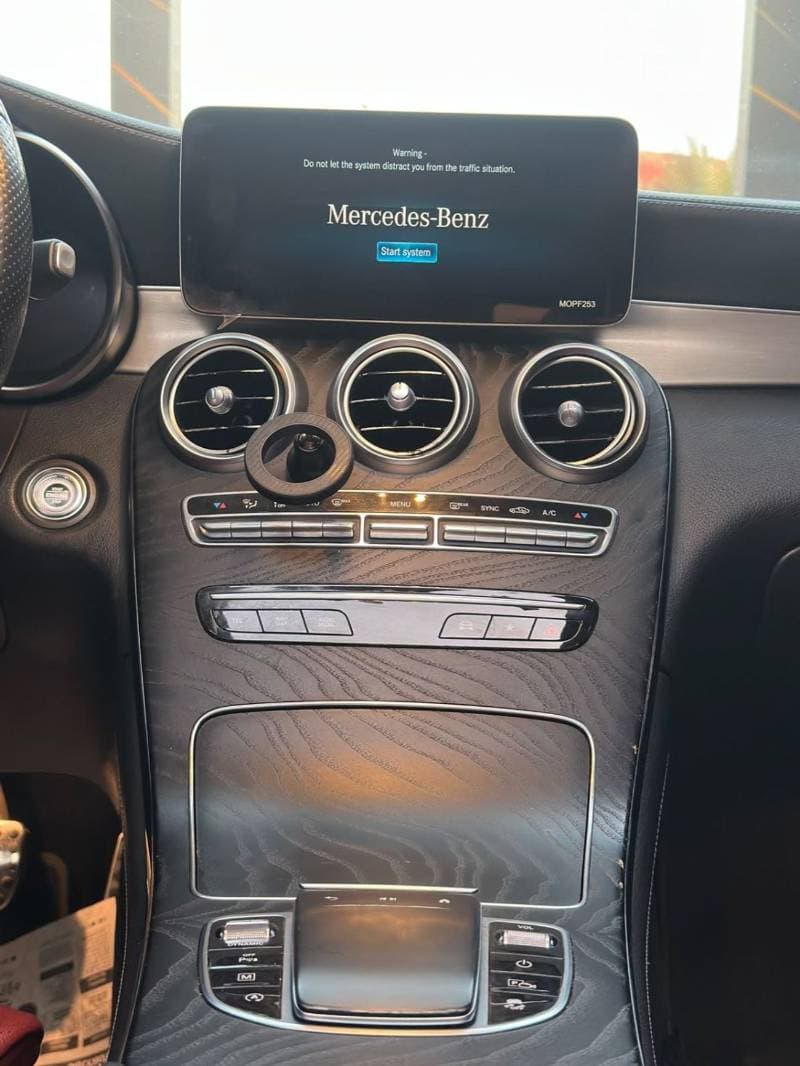 2020 Mercedes Benz GLC200 STANDARD thumbnail 3