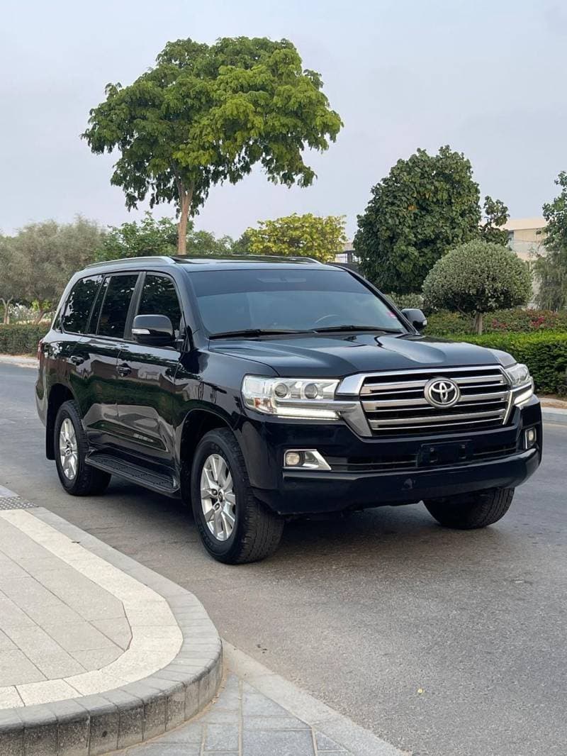 2019 Toyota Land Cruiser EXR thumbnail 2