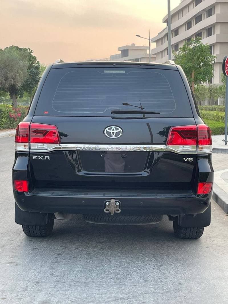 2019 Toyota Land Cruiser EXR thumbnail 5