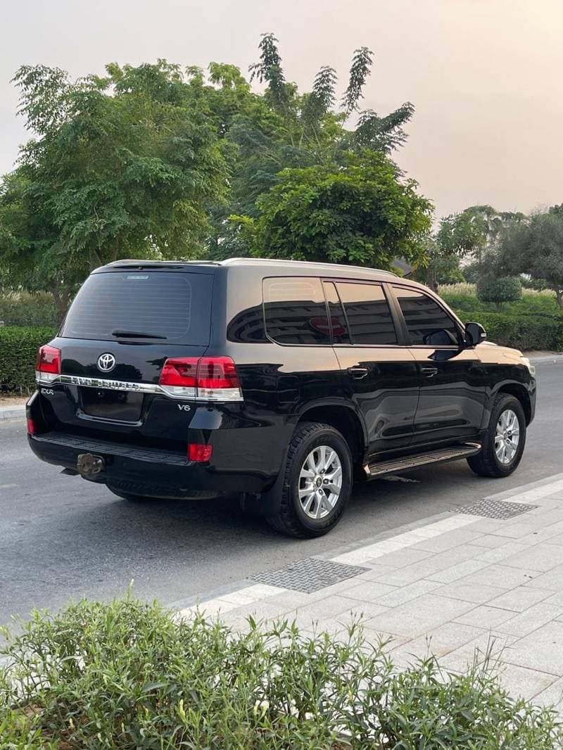 2019 Toyota Land Cruiser EXR thumbnail 6