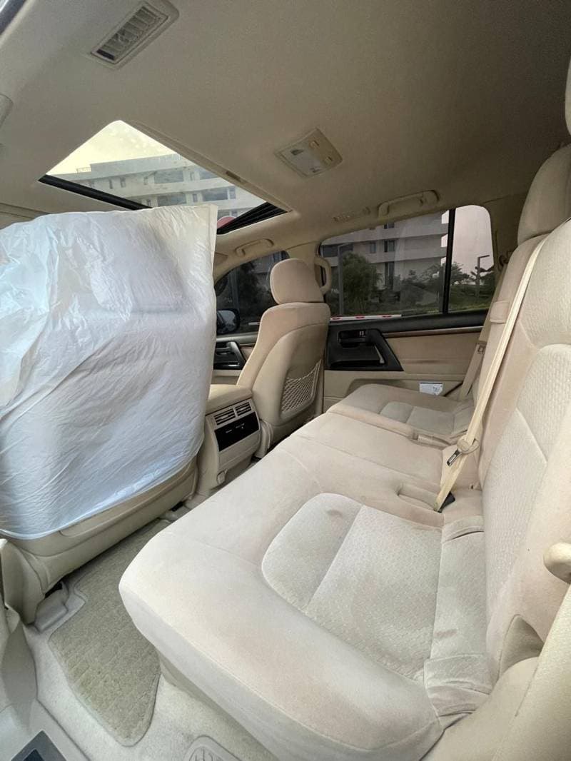 2019 Toyota Land Cruiser EXR thumbnail 8