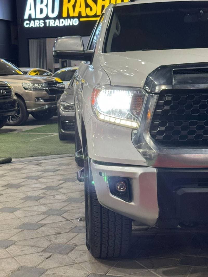 2015 Toyota Tundra STANDARD thumbnail 8