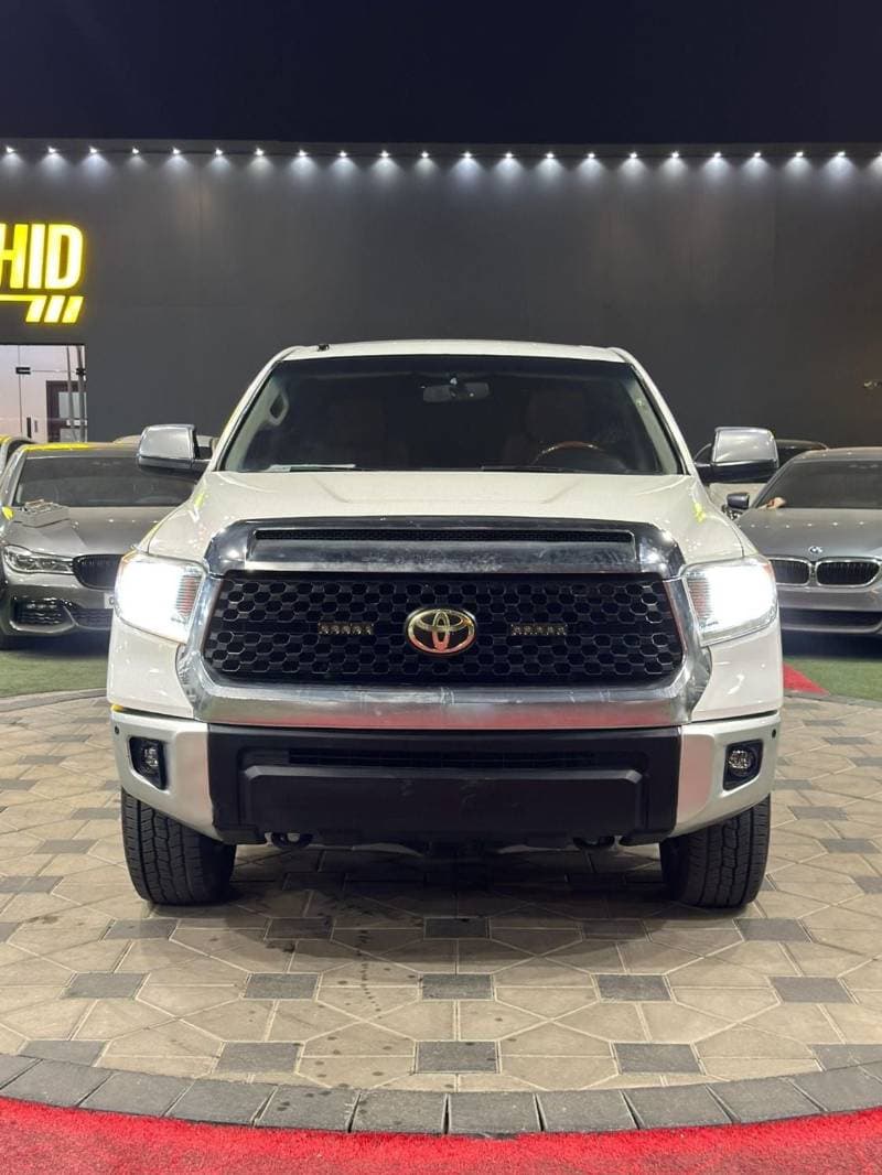 2015 Toyota Tundra STANDARD thumbnail 2