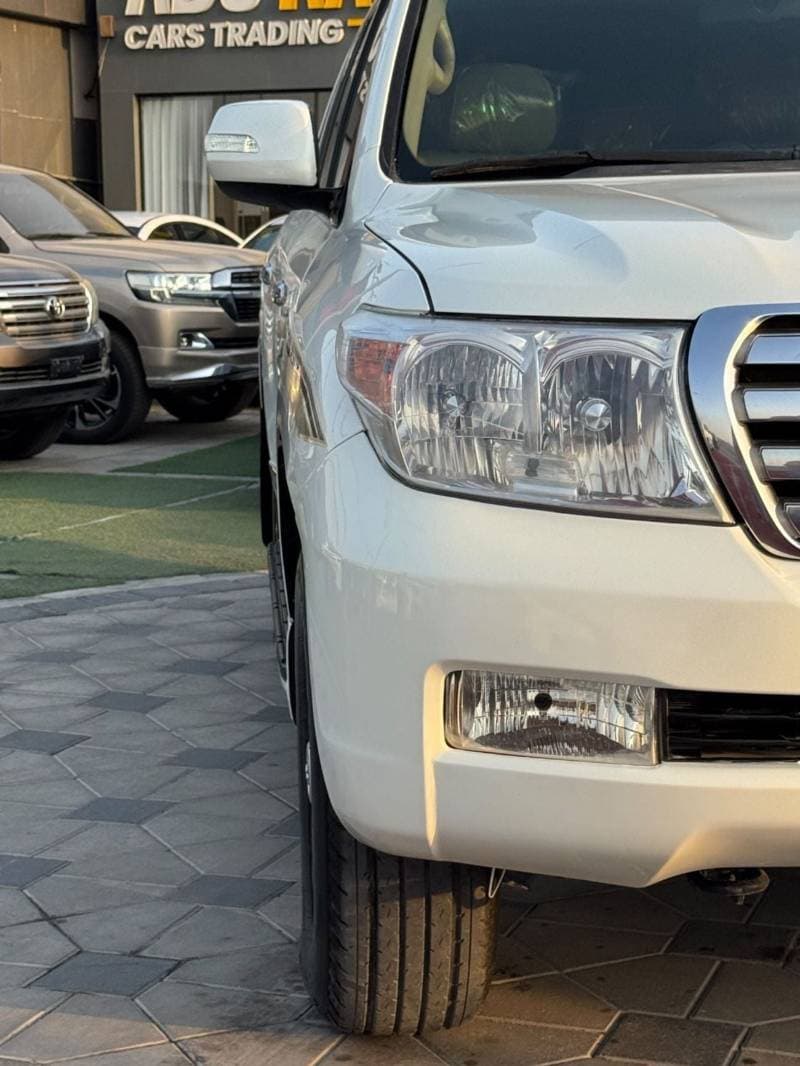 2010 Toyota Land Cruiser GXR thumbnail 7