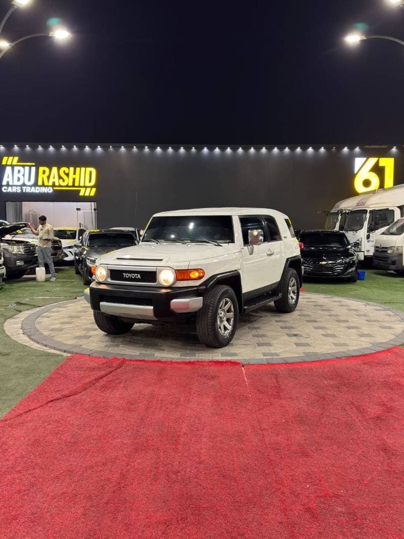 2014 Toyota FJ Cruiser GXR thumbnail 8