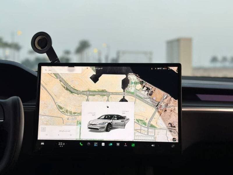 2023 Tesla Model S PLAID thumbnail 8