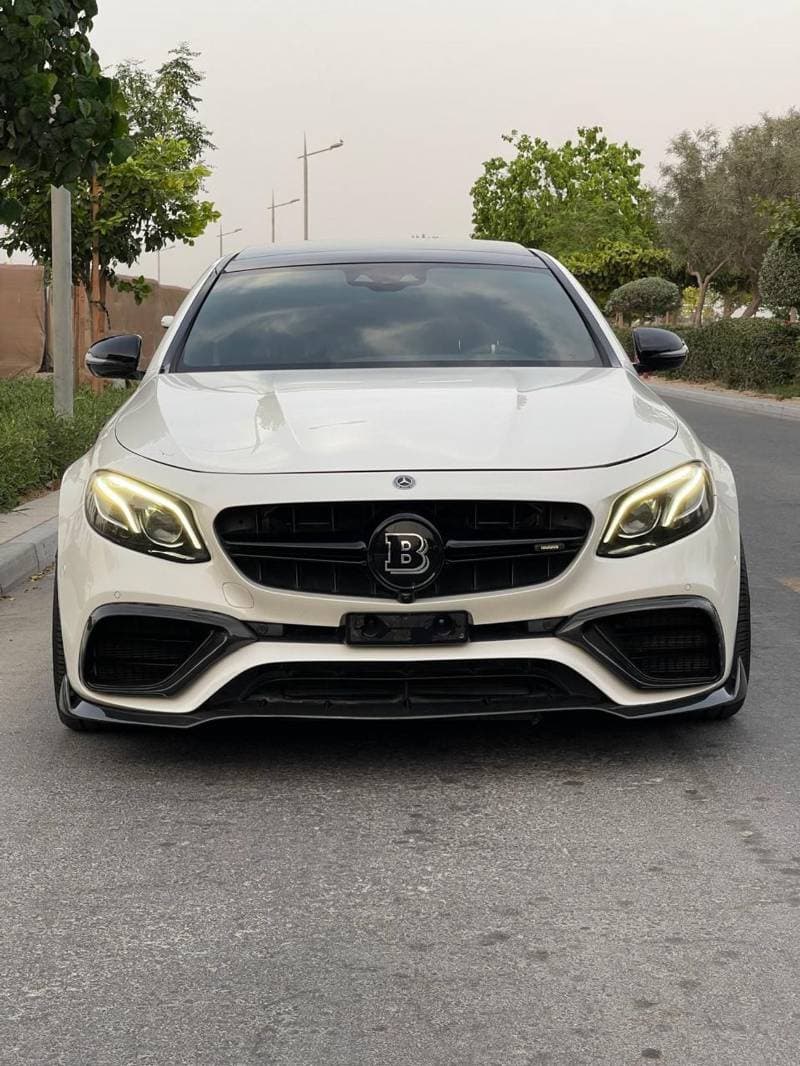 2017 Mercedes Benz E63 AMG S thumbnail 3