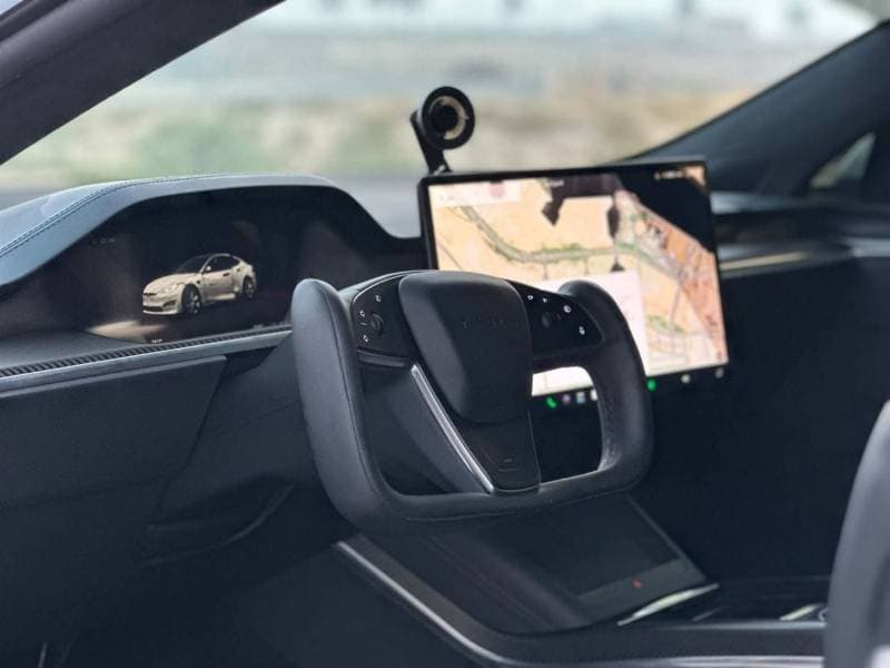 2023 Tesla Model S PLAID thumbnail 8