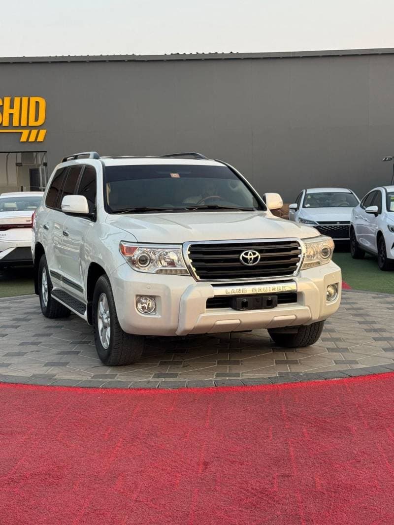2012 Toyota Land Cruiser GXR thumbnail 3