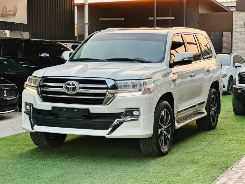2016 Toyota Land Cruiser VXR thumbnail 2