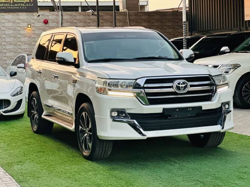 2016 Toyota Land Cruiser VXR thumbnail 5