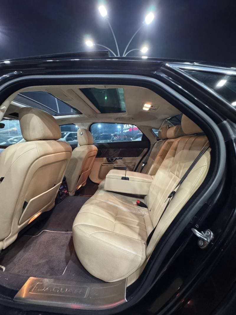 2018 Jaguar XJ PREMIUM LUXURY LWB thumbnail 3