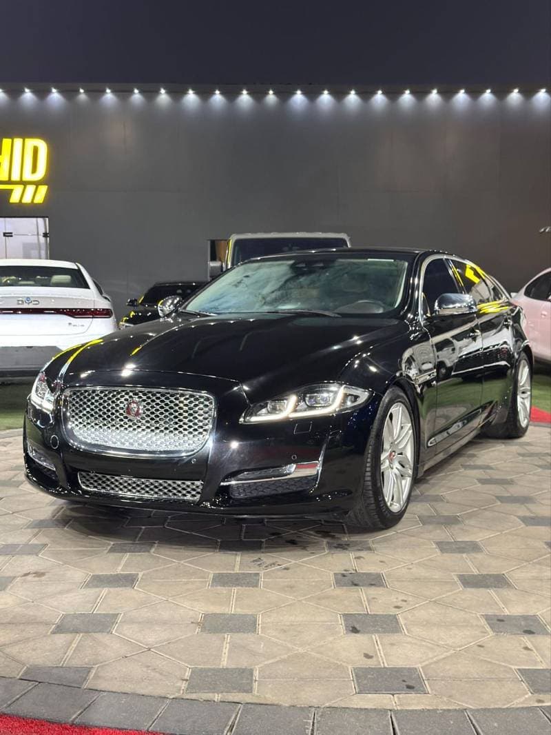 2018 Jaguar XJ PREMIUM LUXURY LWB thumbnail 2