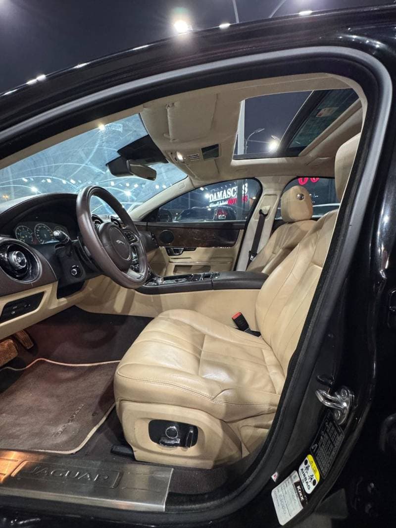 2018 Jaguar XJ PREMIUM LUXURY LWB thumbnail 7
