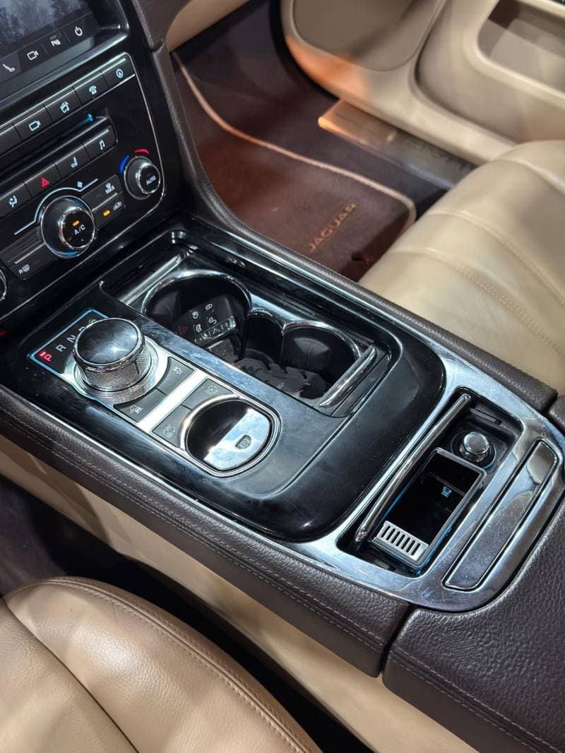 2018 Jaguar XJ PREMIUM LUXURY LWB thumbnail 8