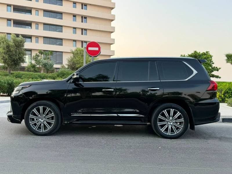 2017 Lexus LX570 SPORT PLUS thumbnail 5