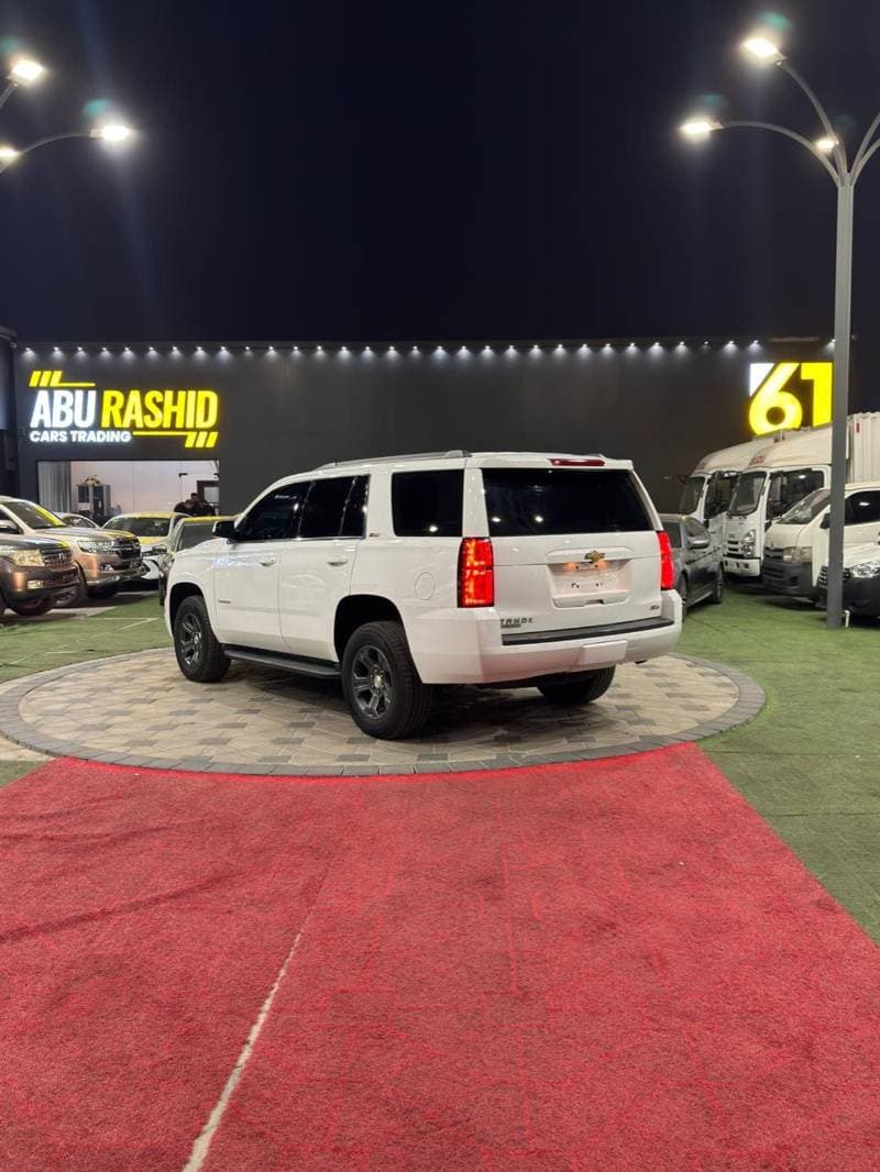 2015 Chevrolet Tahoe Z71 thumbnail 4