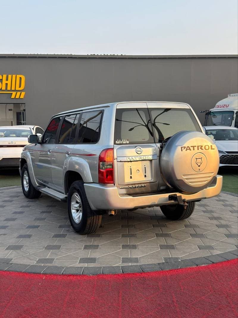 2017 Nissan Patrol SAFARI thumbnail 4