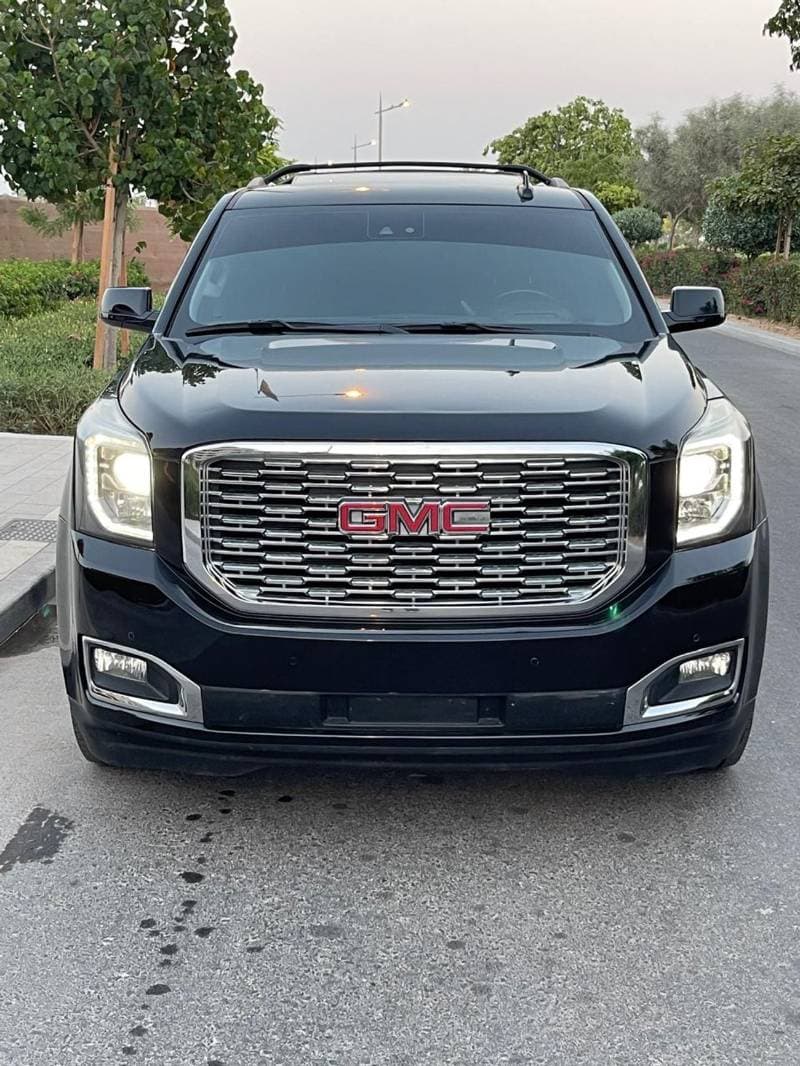 2019 GMC Yukon DENALI thumbnail 4