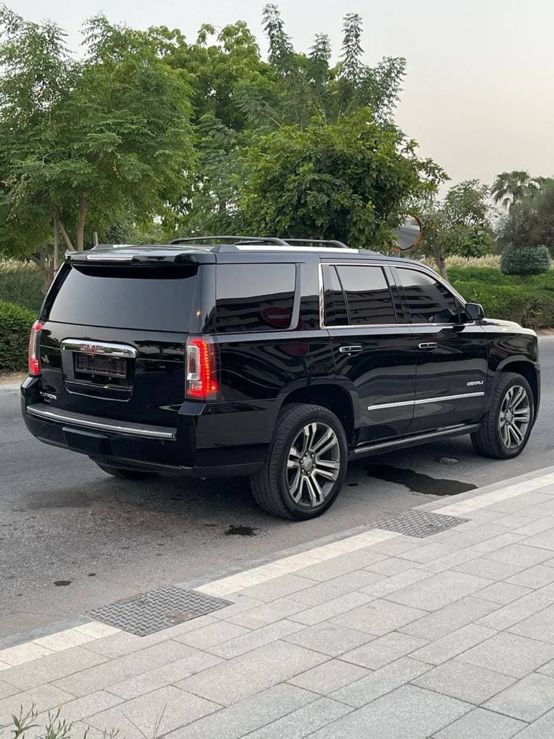 2019 GMC Yukon DENALI thumbnail 6