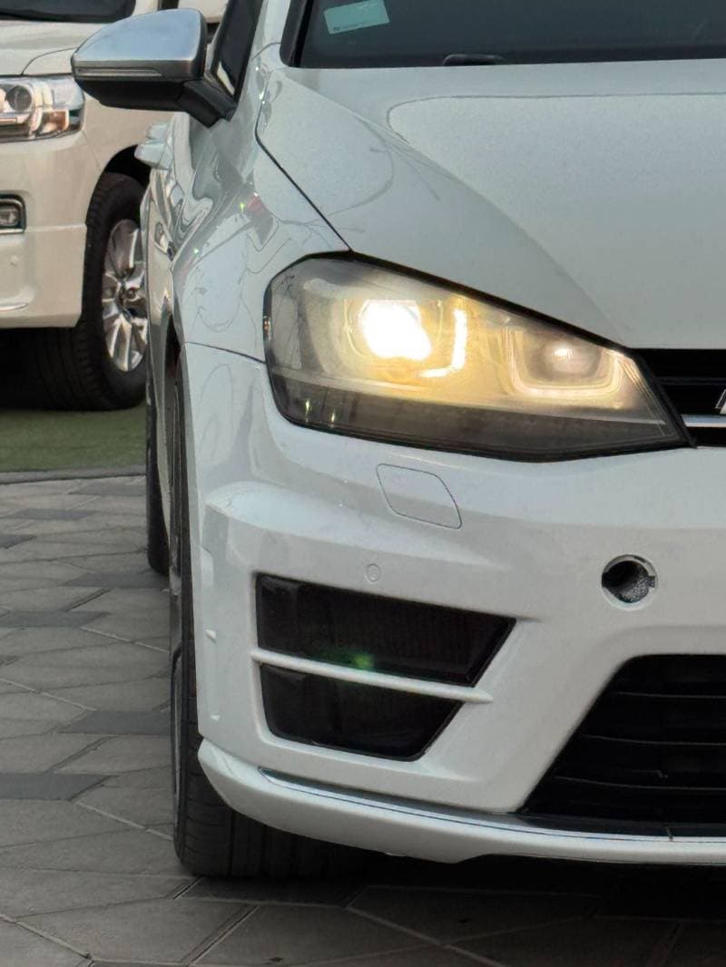 2016 Volkswagen Golf R thumbnail 8
