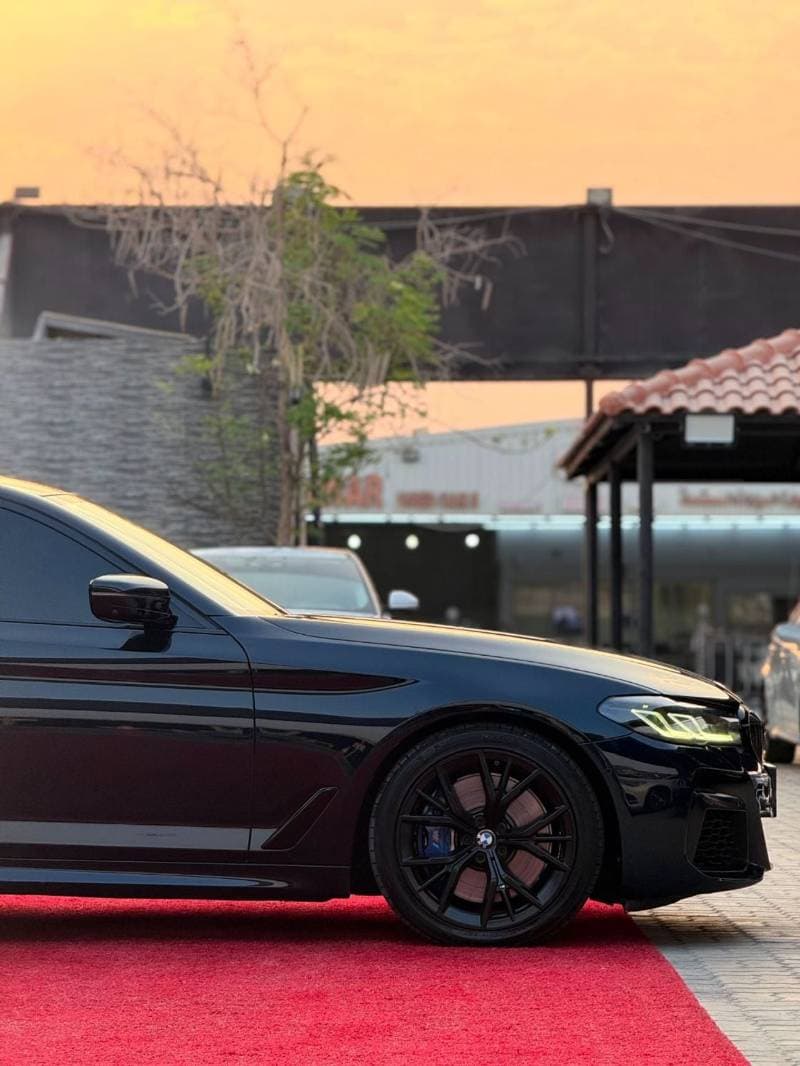 2021 BMW 550i xDrive thumbnail 2