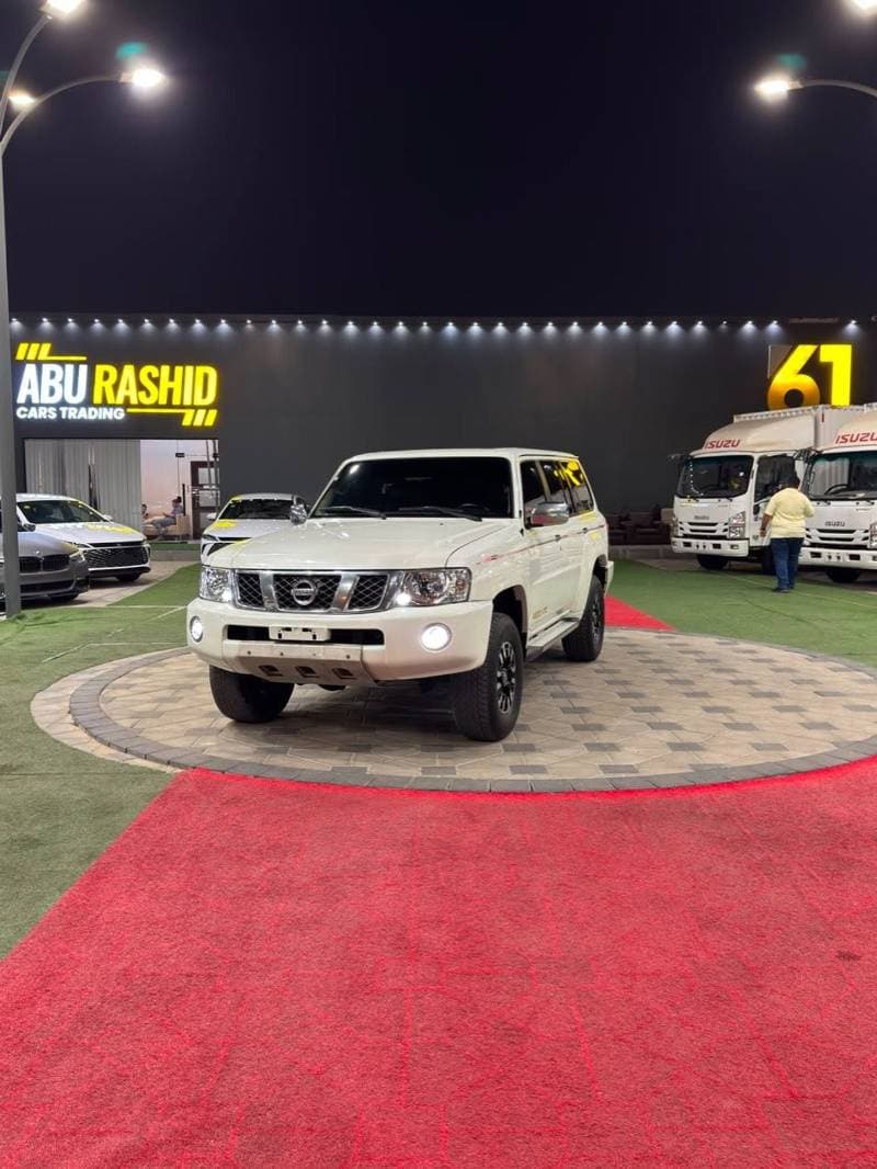 2017 Nissan Patrol LE T1 thumbnail 5