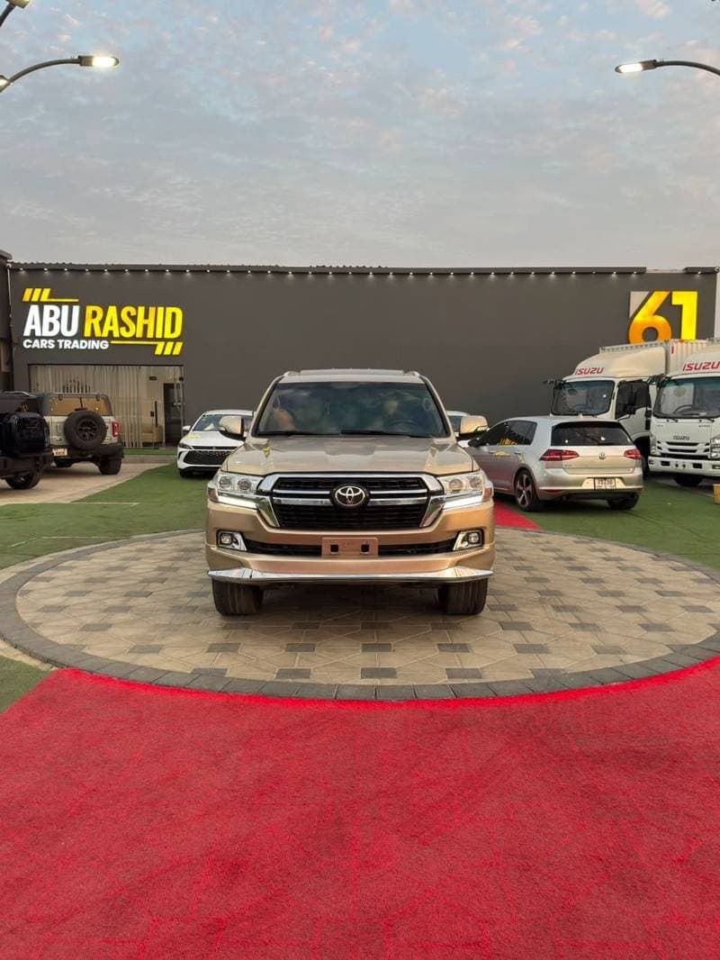 2015 Toyota Land Cruiser GXR thumbnail 3