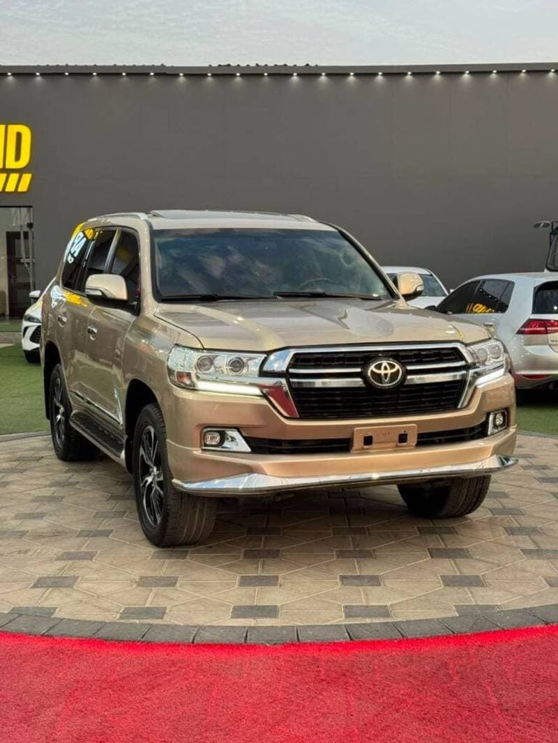 2015 Toyota Land Cruiser GXR thumbnail 4
