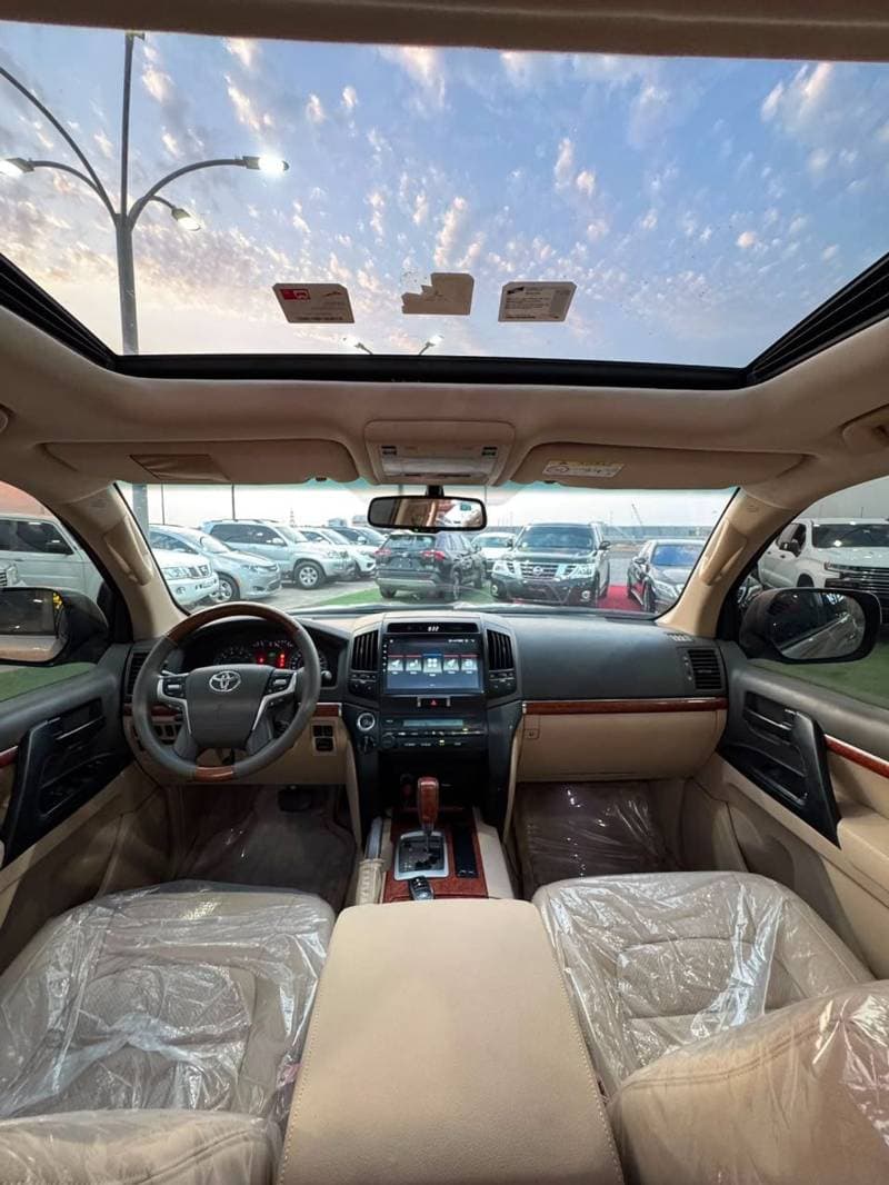 2015 Toyota Land Cruiser GXR thumbnail 5