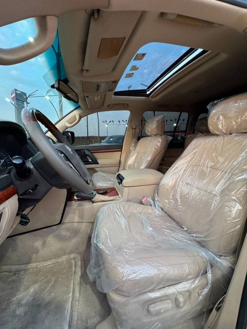 2015 Toyota Land Cruiser GXR thumbnail 6