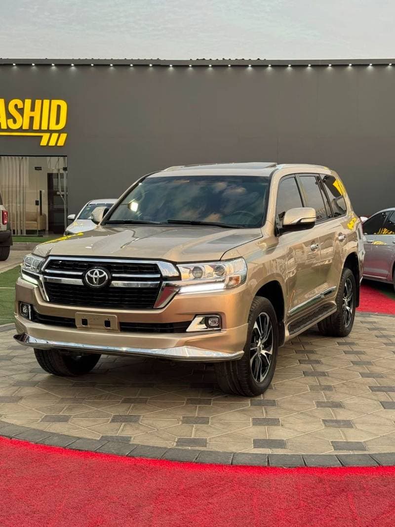 2015 Toyota Land Cruiser GXR thumbnail 2
