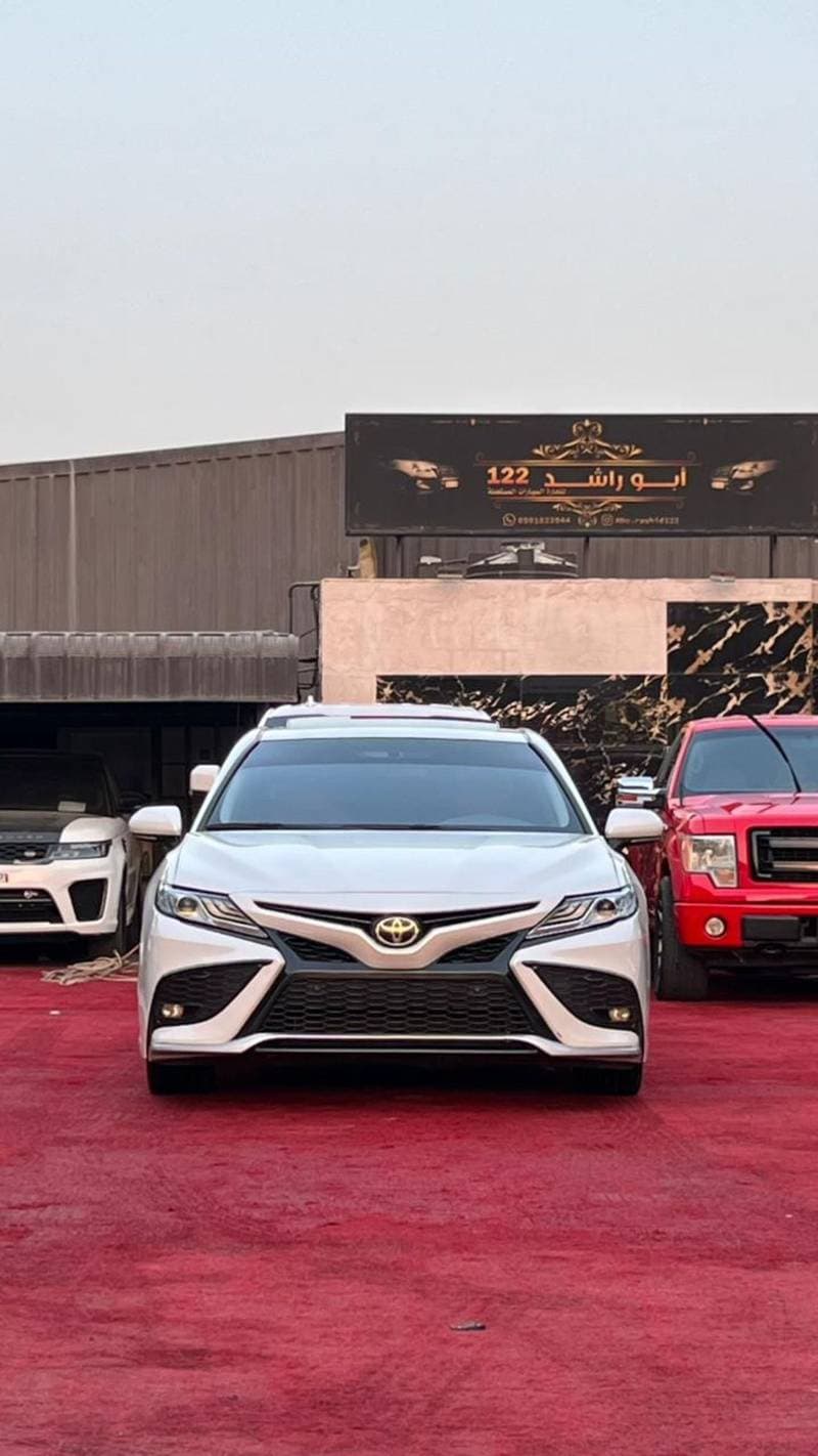 2019 Toyota Camry SPORT thumbnail 2