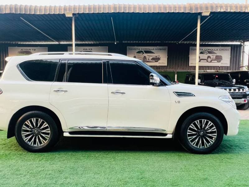 2014 Nissan Patrol LE PLATINUM thumbnail 6