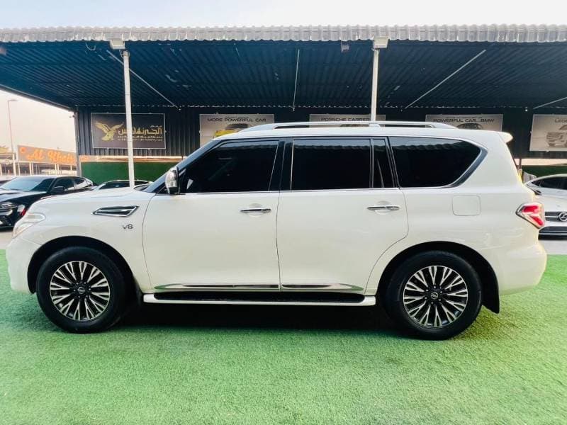 2014 Nissan Patrol LE PLATINUM thumbnail 3