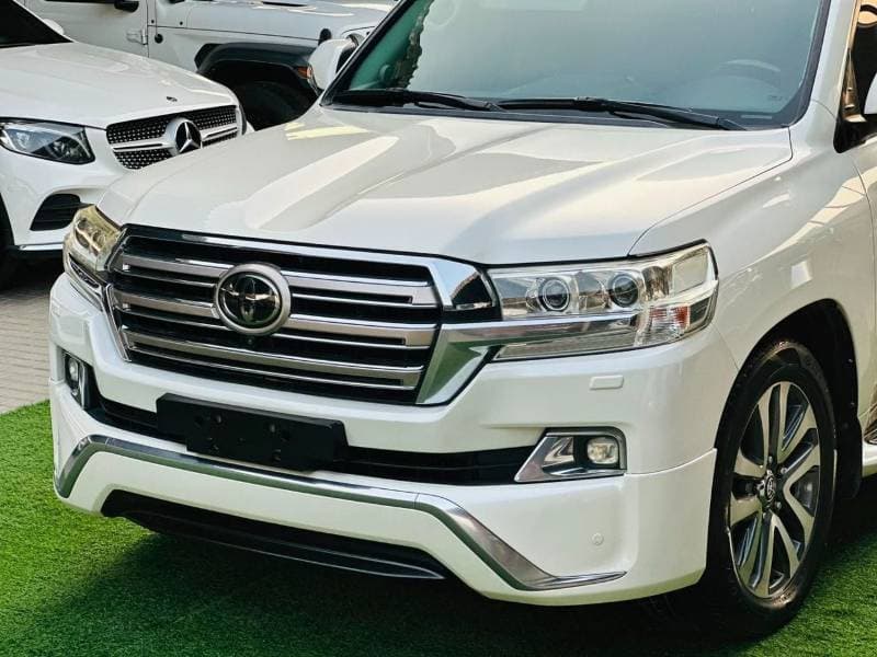 2016 Toyota Land Cruiser VXR thumbnail 3