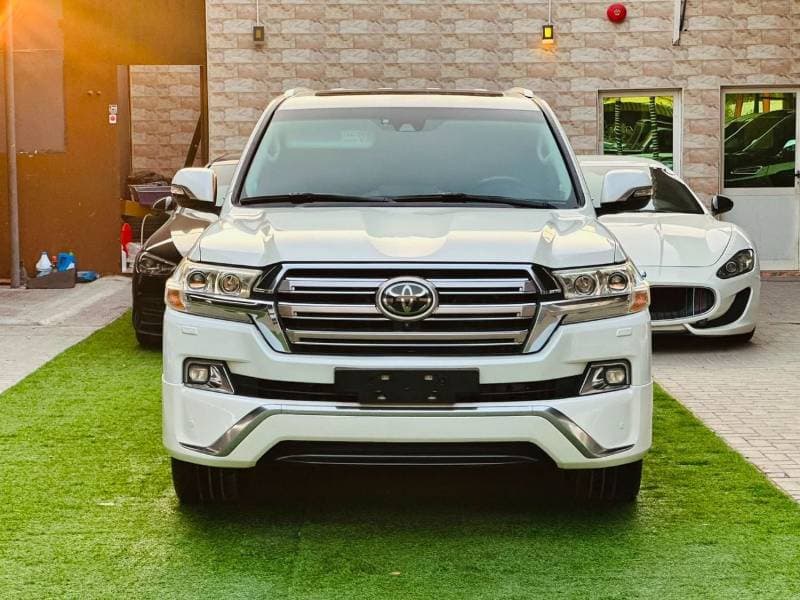 2016 Toyota Land Cruiser VXR thumbnail 2